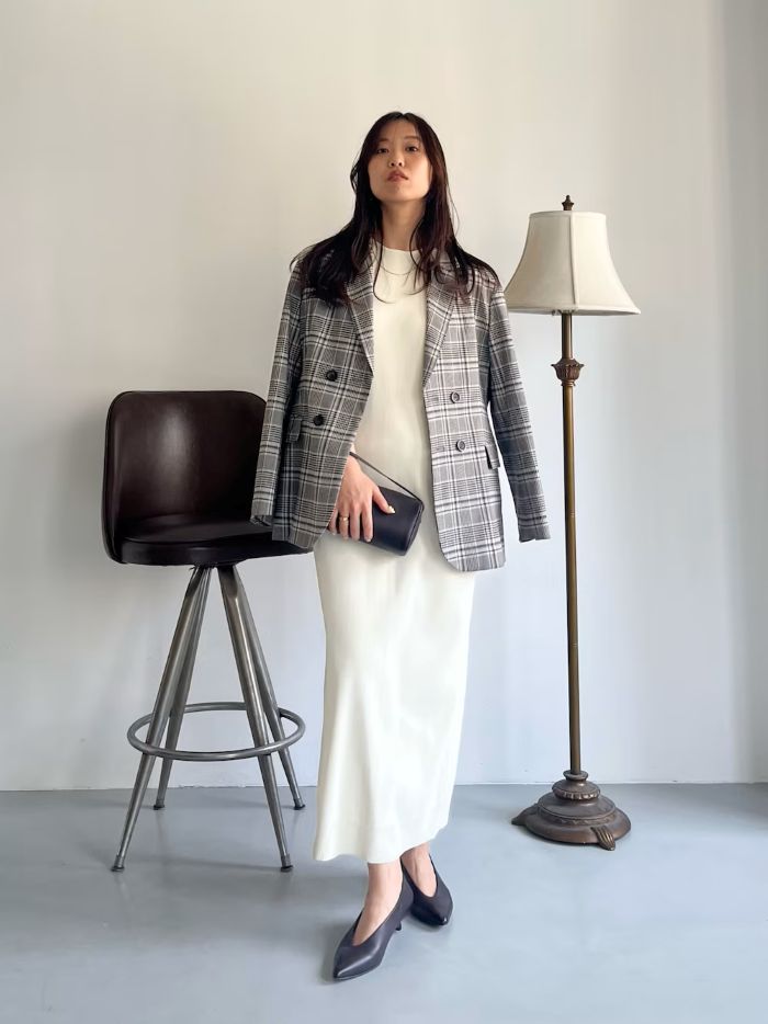 ROSSOのニットワンピース
夏のニットなのでさらりとした肌触りでノースリーブで
秋にかけて長く使えそう！
こういうシンプルでスタイル良く見える服が欲しかった！！！
ジャケットでさらりと合わせて
お仕事ルックにも◎