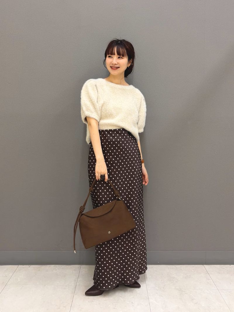 スタッフ企画のニットです！
たくさんこだわってつくりました！