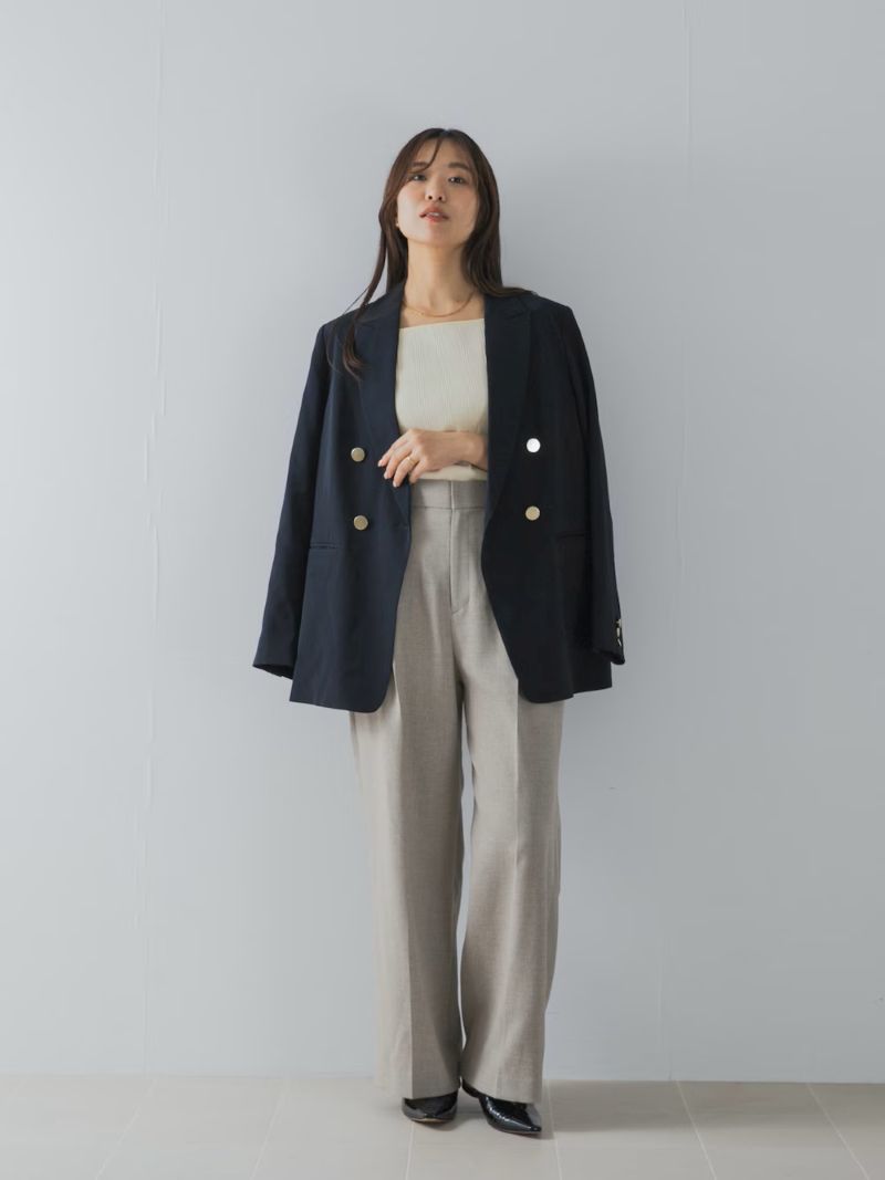 ROSSOの5分袖カットソー×美シルエットワイドパンツ♡
汗染み防止機能付きでインナーにも◎スクエアネックはジャケット合わせも抜け感＆女性らしさを演出。絶妙な黄みカラーもお気に入り！
ワイドパンツは脚長＆スタイルアップ効果抜群。新色のシャリっと素材も素敵です☺︎
