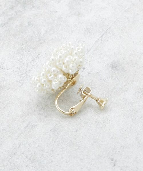 COUP DE CHANCE / クードシャンス ピアス・イヤリング | パール調フラワーイヤリング／華やか | 詳細3