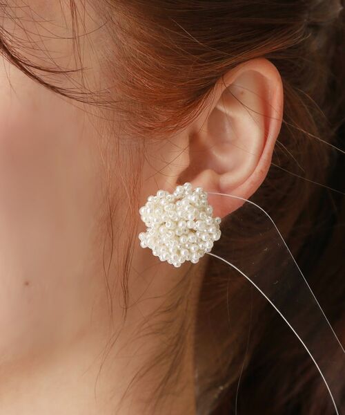 COUP DE CHANCE / クードシャンス ピアス・イヤリング | パール調フラワーイヤリング／華やか | 詳細4