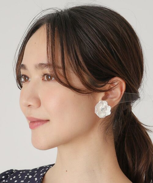 COUP DE CHANCE / クードシャンス ピアス・イヤリング | フラワーピアス／ツヤ感のあるシルバー仕上げ／華やか | 詳細5