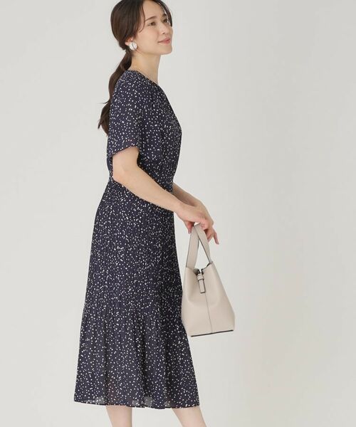 COUP DE CHANCE / クードシャンス ミニ丈・ひざ丈ワンピース | 【洗える／プリーツ加工】ランダムドットのプリーツワンピース | 詳細6