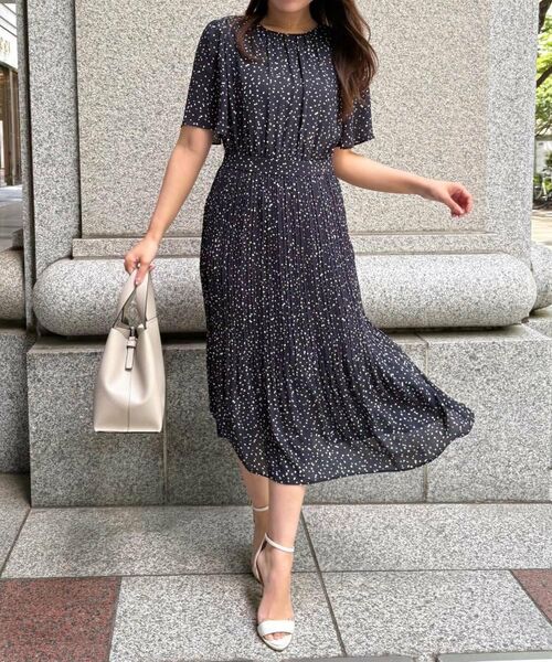 COUP DE CHANCE / クードシャンス ミニ丈・ひざ丈ワンピース | 【洗える／プリーツ加工】ランダムドットのプリーツワンピース | 詳細8