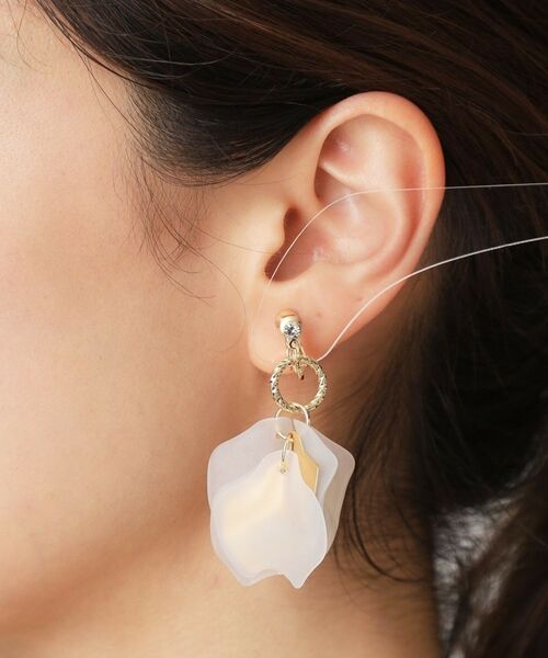 大人花柄 ピアス イヤリング CZダイヤのフラワーピアス/イヤリング つけっぱなしOK 桜 花