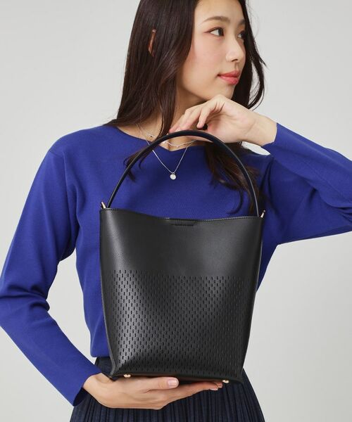 COUP DE CHANCE / クードシャンス トートバッグ | 2WAYパンチングトート／バケツ型／ミニポーチ付き／軽量 | 詳細1