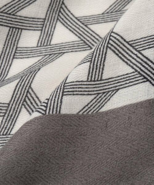 COUP DE CHANCE / クードシャンス マフラー・ショール・スヌード・ストール | 大人モードのモノトーンストール／ジオメトリック柄／ロングストール | 詳細3