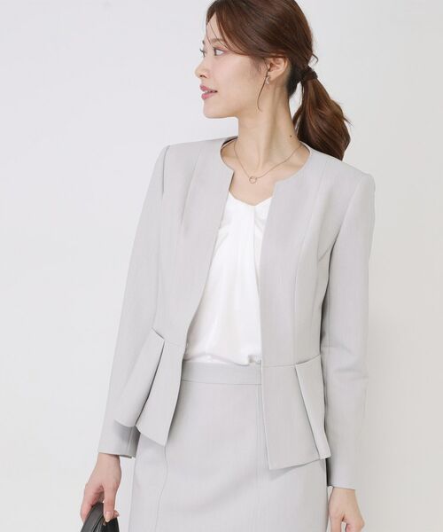 COUP DE CHANCE / クードシャンス ノーカラージャケット | 【手洗い可／日本製／スーツ可】ペプラムデザインのカラーレスジャケット（ライトグレー(011)）
