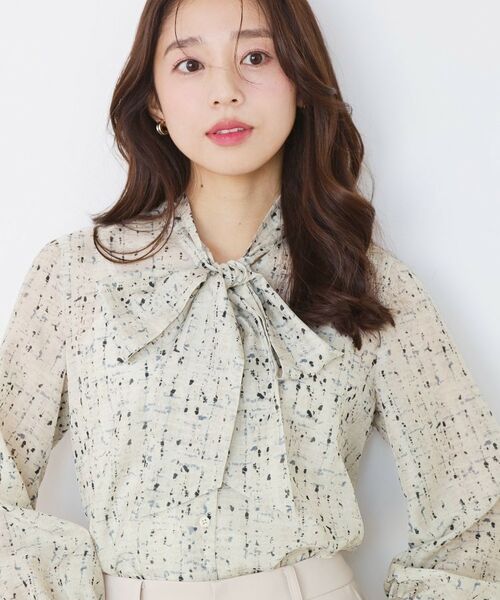 COUP DE CHANCE / クードシャンス シャツ・ブラウス | 【手洗い可／一枚着／ジャケットイン】プリントボウブラウス | 詳細1