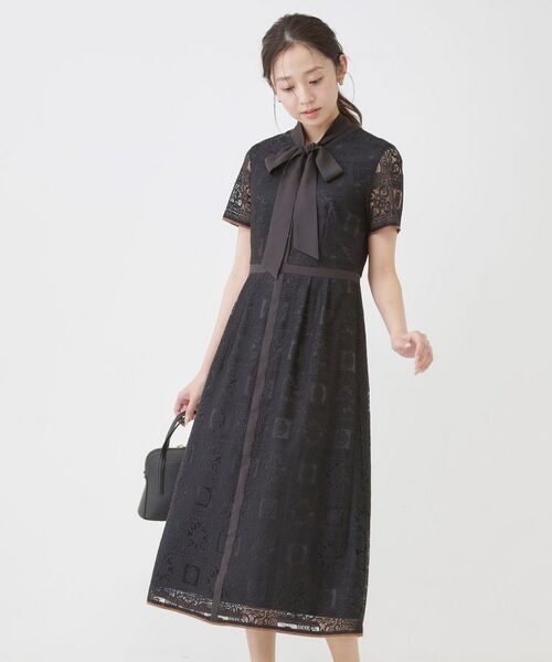 COUP DE CHANCE / クードシャンス ロング・マキシ丈ワンピース | 【ベトナム／ボウ取り外し可】ボウタイ付レースワンピース | 詳細1