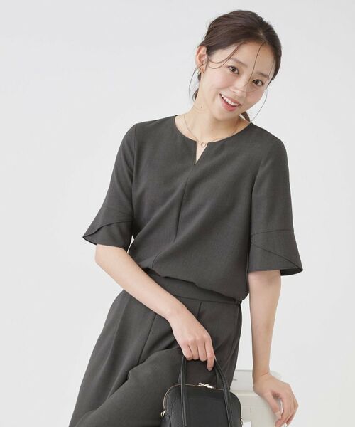 COUP DE CHANCE / クードシャンス シャツ・ブラウス | 【手洗い可／日本製／セットアップ可／清涼感】キーネックブラウス（スミクロ(018)）