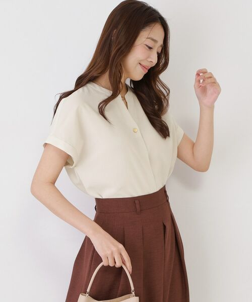 COUP DE CHANCE / クードシャンス シャツ・ブラウス | 【手洗い可／セットアップ可】麻調キーネックブラウス（グレージュ(050)）