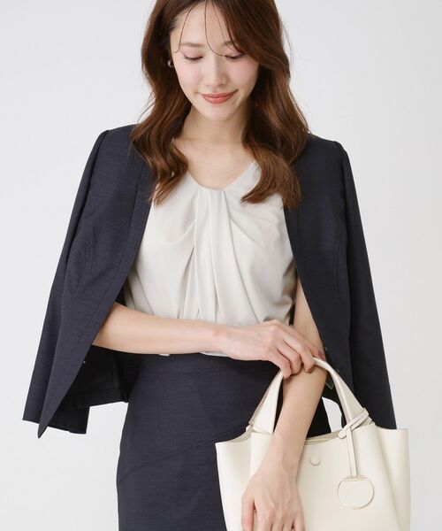 COUP DE CHANCE / クードシャンス カットソー | 【手洗い可／日本製／一枚着／ジャケットイン】タックデザインのジャージートップス | 詳細9