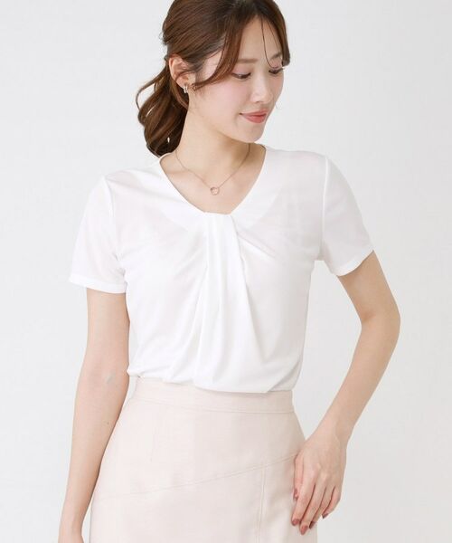 COUP DE CHANCE / クードシャンス カットソー | 【手洗い可／日本製／一枚着／ジャケットイン】タックデザインのジャージートップス（ホワイト(001)）