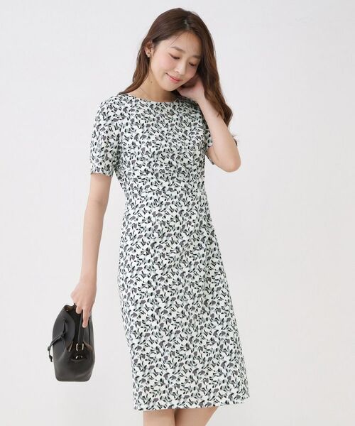 COUP DE CHANCE / クードシャンス ミニ丈・ひざ丈ワンピース | 【手洗い可／日本製】タック入タイトワンピース（グレー(112)）