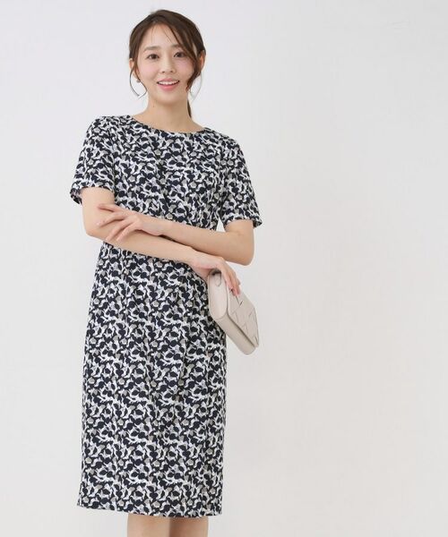 COUP DE CHANCE / クードシャンス ミニ丈・ひざ丈ワンピース | 【手洗い可／日本製】タック入タイトワンピース（ネイビー(194)）