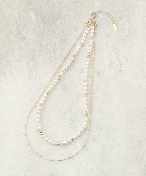 COUP DE CHANCE / クードシャンス ネックレス・ペンダント・チョーカー | ニュアンスフェイクパールレイヤード／2連ネックレス／取り外し可能（ゴールド(007)）