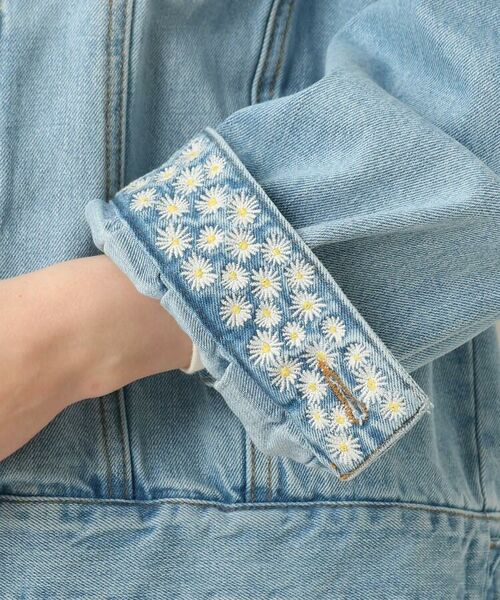 花柄刺繍　デニムジャケット