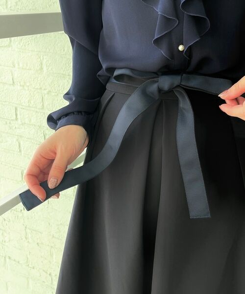 Couture Brooch / クチュールブローチ スカート | 【セットアップ可能/セレモニーシーン/お仕事にも】リボン付きタックフレアスカート | 詳細25