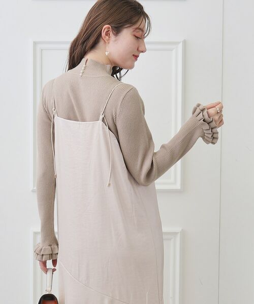 Couture Brooch / クチュールブローチ ニット・セーター | バックフェイクパール袖口フリルハイネックニット | 詳細25