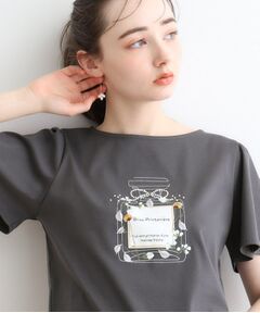 【マシンウォッシャブル】フラワーパフュームフレア袖Tシャツ