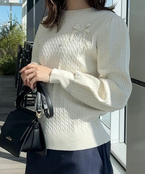 Couture Brooch / クチュールブローチ ニット・セーター | 【きれいめカジュアル/通勤】細ケーブルリボン刺繍ロゴニット | 詳細15