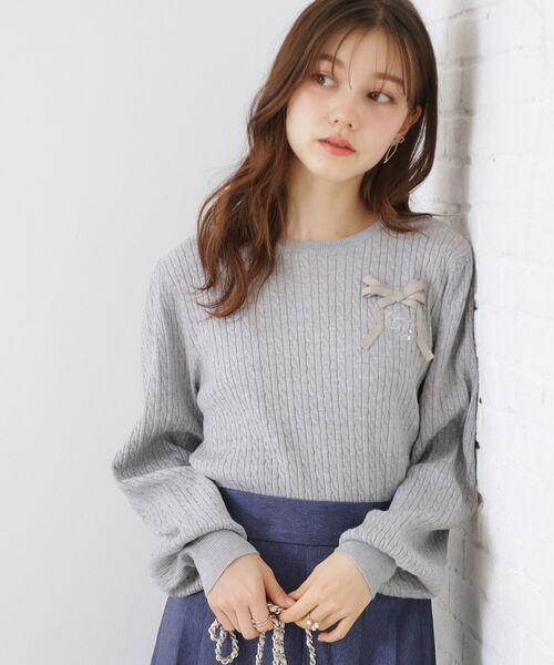 Couture Brooch / クチュールブローチ ニット・セーター | 【きれいめカジュアル/通勤】細ケーブルリボン刺繍ロゴニット | 詳細20