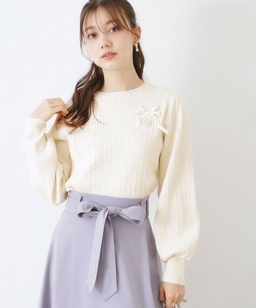 Couture Brooch / クチュールブローチ ニット・セーター | 【きれいめカジュアル/通勤】細ケーブルリボン刺繍ロゴニット | 詳細4