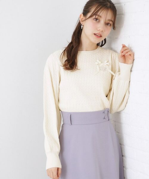 Couture Brooch / クチュールブローチ ニット・セーター | 【きれいめカジュアル/通勤】細ケーブルリボン刺繍ロゴニット | 詳細7