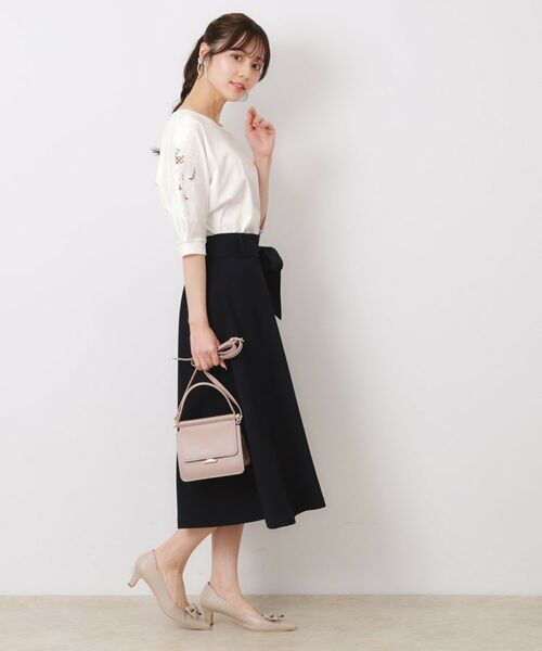 Couture Brooch / クチュールブローチ カットソー | 【接触冷感・洗える・UV機能付き・二の腕カバー】デイジー＆リボン エンブロドルマントップス | 詳細2