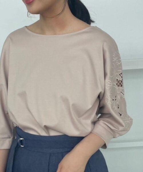 Couture Brooch / クチュールブローチ カットソー | 【接触冷感・洗える・UV機能付き・二の腕カバー】デイジー＆リボン エンブロドルマントップス | 詳細30