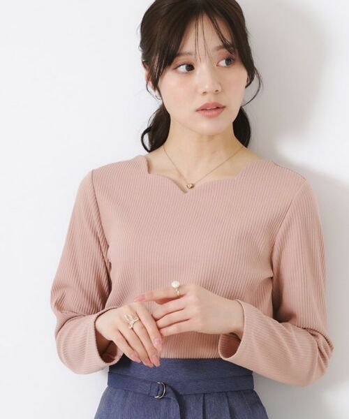 Couture Brooch/クチュールブローチ 【新色あり/通勤/マシンウォッシャブル・アンチピリング機能付き】ハートネックテレコプルオーバー ピンク(071) 38(M) Couture Brooch/クチュールブローチ 【新色あり/通勤/マシンウォッシャブル・アンチピリング機能付き】ハートネックテレコプルオーバー ピンク(071) 38(M)