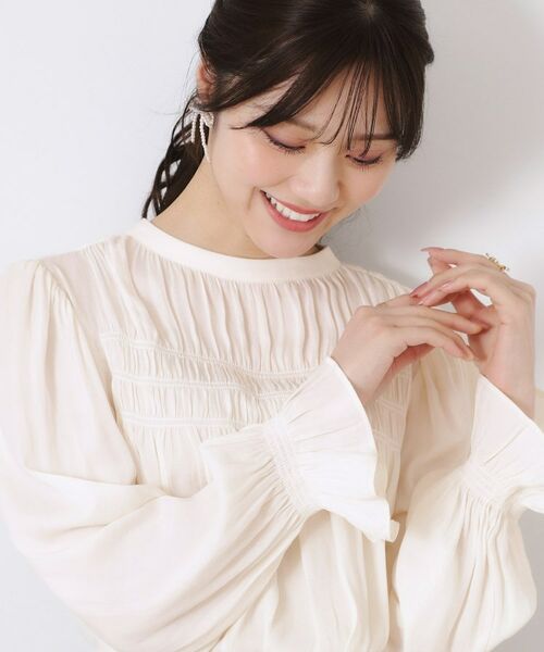 Couture Brooch / クチュールブローチ シャツ・ブラウス | 【通勤・大人可愛い】シャーリングギャザーブラウス | 詳細8
