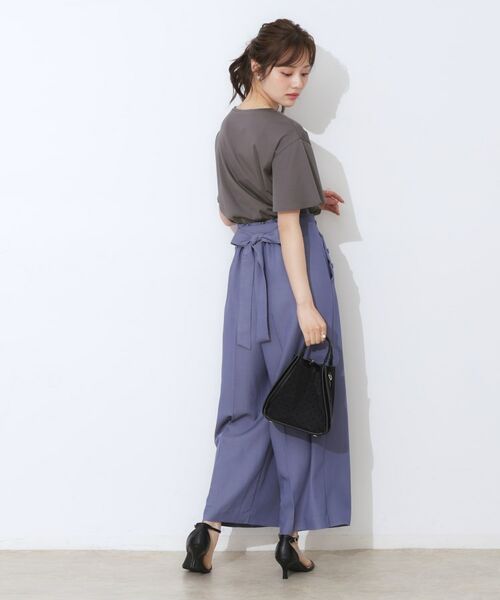 Couture Brooch / クチュールブローチ Tシャツ | 【マシンウォッシャブル・接触冷感・UV機能】60リボンロゴプリント フレアーT | 詳細17