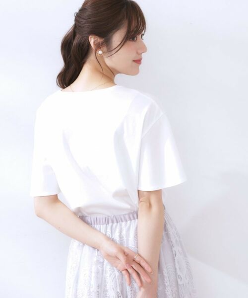 Couture Brooch / クチュールブローチ Tシャツ | 【マシンウォッシャブル・接触冷感・UV機能】60リボンロゴプリント フレアーT | 詳細6