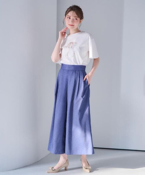 Couture Brooch / クチュールブローチ Tシャツ | 【マシンウォッシャブル・接触冷感・UV機能】60リボンロゴプリント フレアーT | 詳細7