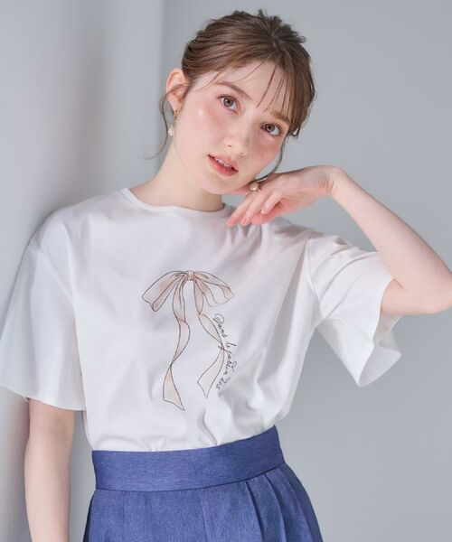 Couture Brooch / クチュールブローチ Tシャツ | 【マシンウォッシャブル・接触冷感・UV機能】60リボンロゴプリント フレアーT | 詳細8