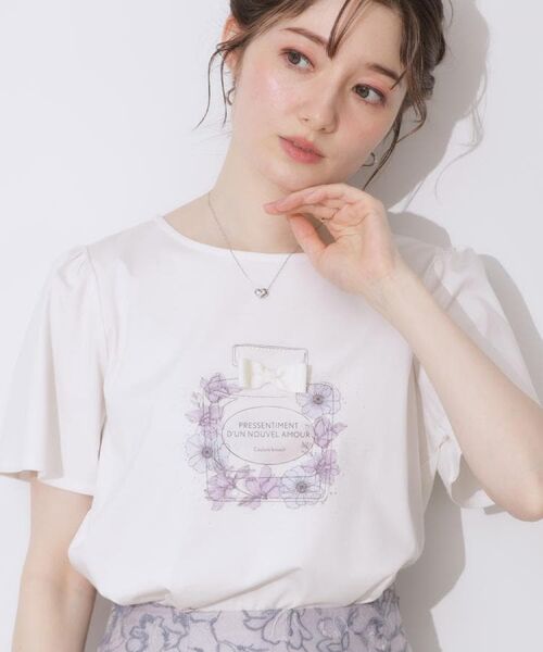 Couture Brooch/クチュールブローチ 【接触冷感・UVカット】パフュームプリントTシャツ オフホワイト(003) 38(M) Couture Brooch/クチュールブローチ 【接触冷感・UVカット】パフュームプリントTシャツ オフホワイト(003) 38(M)