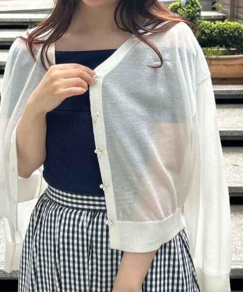 Couture Brooch / クチュールブローチ カーディガン・ボレロ | 【上品な透け感・通勤】ダブルパール調釦シアーカーディガン | 詳細10