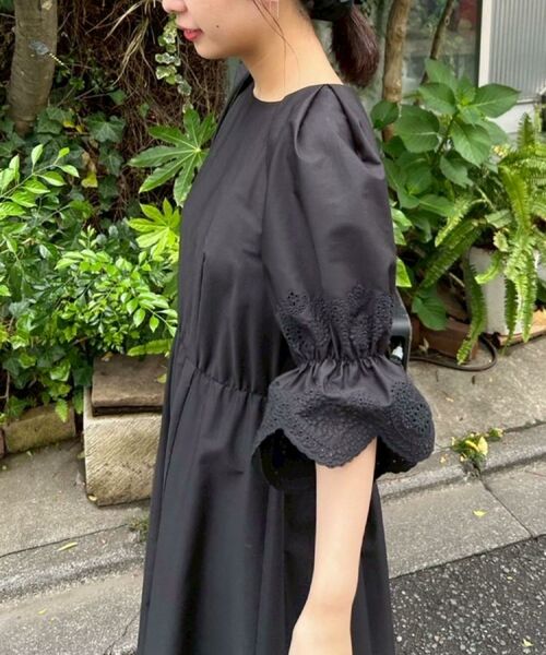 Couture Brooch / クチュールブローチ ロング・マキシ丈ワンピース | 【きれいめ・二の腕カバー】エシカルコットン エンブロドルマンワンピース | 詳細14