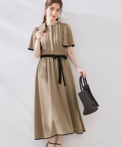 Couture Brooch / クチュールブローチ ロング・マキシ丈ワンピース | 【配色・きれいめ・通勤】タックプリーツ配色ワンピース(ベージュ(552))