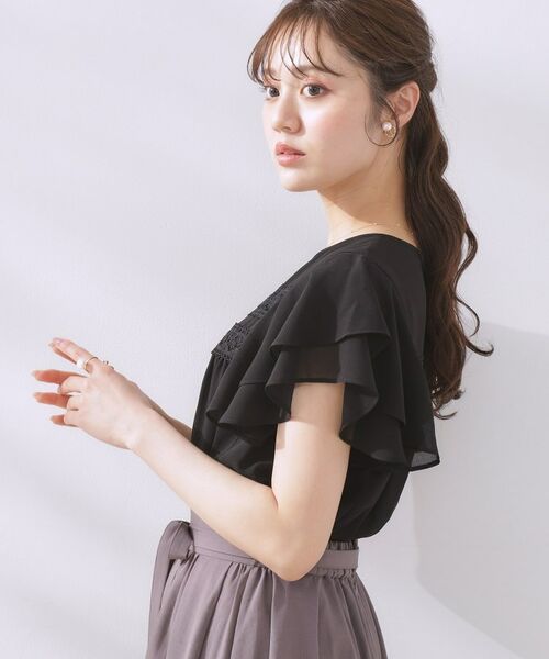 Couture Brooch / クチュールブローチ シャツ・ブラウス | 【大人可愛い・華やか】ダブルフリル袖ペプラムブラウス | 詳細18