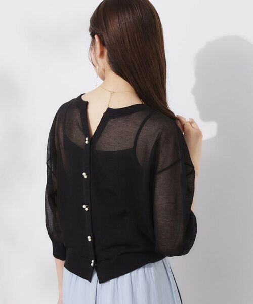 Couture Brooch / クチュールブローチ カーディガン・ボレロ | 【前後2WAY・二の腕カバー】ダブルパール調釦5分袖シアーカーディガントップス | 詳細25