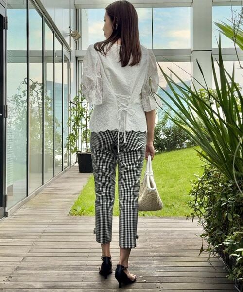 Couture Brooch / クチュールブローチ シャツ・ブラウス | 【一枚で着映える・花柄刺繍・5分袖】バックレースアップ カットワークレースブラウス | 詳細13