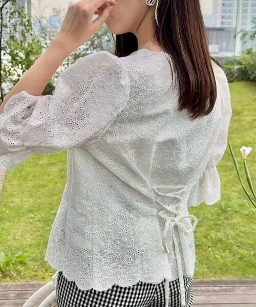 Couture Brooch / クチュールブローチ シャツ・ブラウス | 【一枚で着映える・花柄刺繍・5分袖】バックレースアップ カットワークレースブラウス | 詳細14