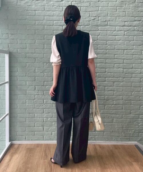 Couture Brooch / クチュールブローチ ベスト | 【フェミニン・きれいめ】ゴールド釦ペプラムジレ | 詳細12