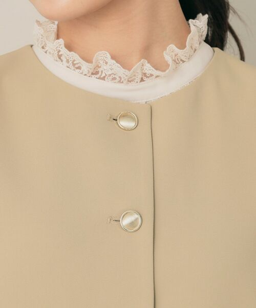 Couture Brooch / クチュールブローチ ベスト | 【フェミニン・きれいめ】ゴールド釦ペプラムジレ | 詳細30