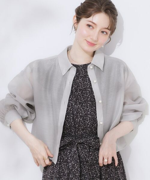 Couture Brooch / クチュールブローチ シャツ・ブラウス | 【洗える・秋まで使える】パール調ボタンシアーシャツ | 詳細15