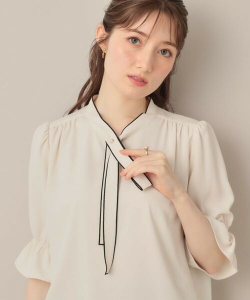 Couture Brooch / クチュールブローチ シャツ・ブラウス | 【大人可愛い・5分袖・通勤】デザインタイブラウス(オフホワイト(003))