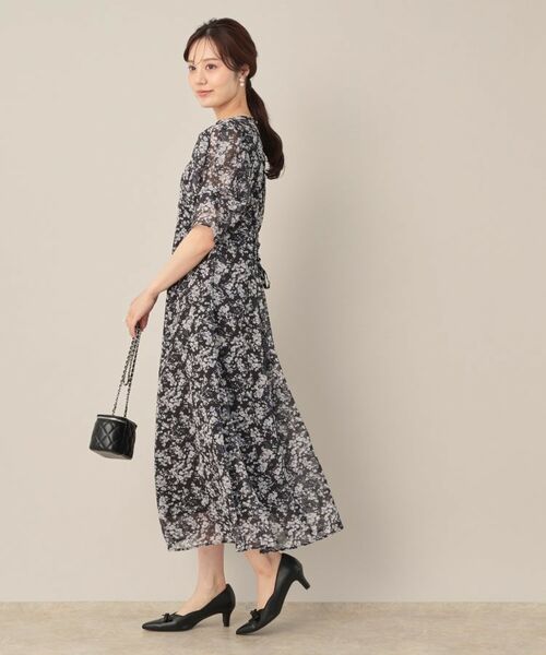 Couture Brooch / クチュールブローチ ロング・マキシ丈ワンピース | 【一枚で着映える・通勤】Vネックフラワーワンピース | 詳細2